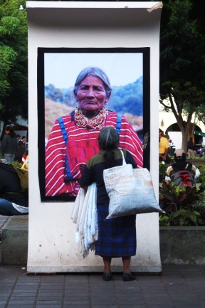 Zocalo foto indigenous woman &amp; woman b